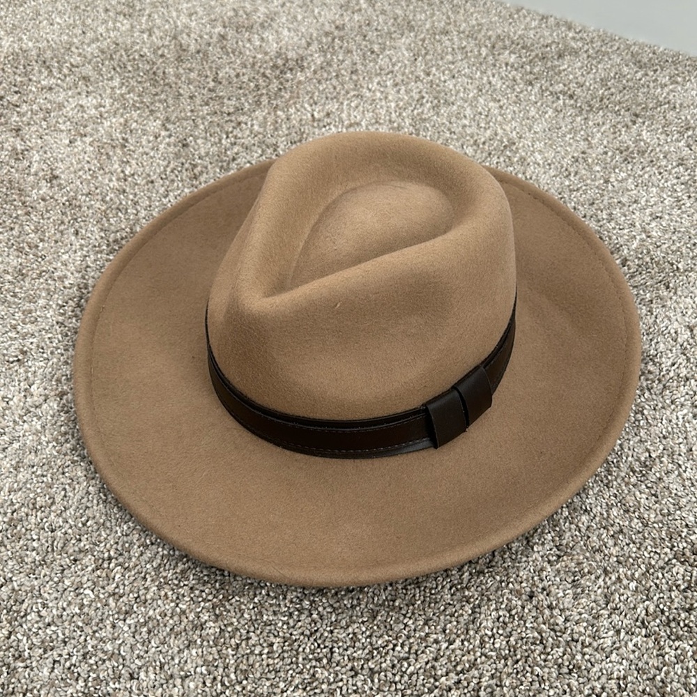 Forever 21 Wide brim hat